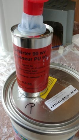 PU Härter für 2K Farbe zum Wohnwagen streichen