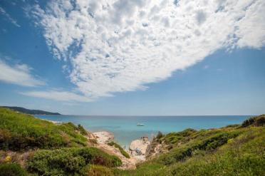 Nähe Saint Tropez - Plage de l'amour mit Yachten und türkisem Wasser