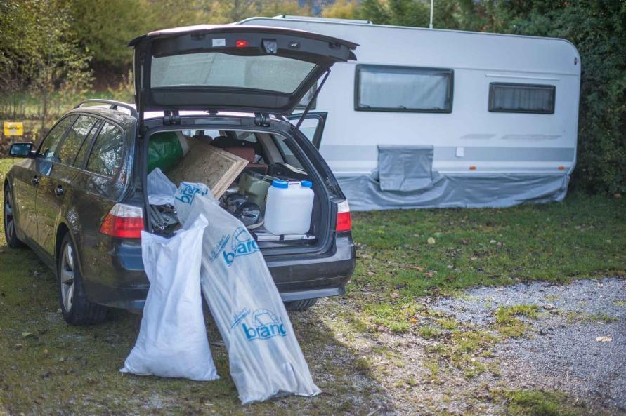 Camping Wohnwagen Vorzeltboden selber aufbauen Kälteschutz Nässeschutz Bodenbelag Boden Wintervorzelt Dauercamping Aufbauanleitung DIY Einkaufsliste