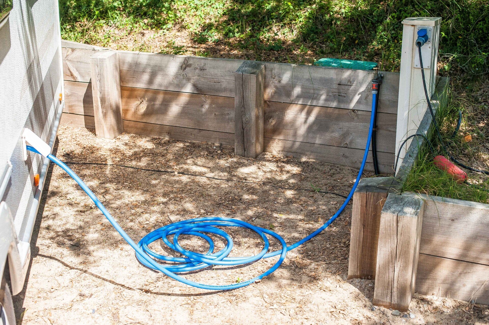 Wassertank ohne Schlauch per Trichter auffüllen – Camping Family