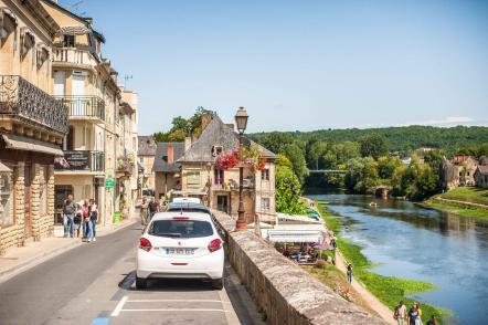 Städtetour Montignac - Burg über der Stadt