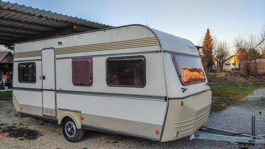 Wohnwagen gebraucht kaufen ein Fendt Diamant Favorit 495 T creme weiss zum Renovieren MYSMALLHOUSE.de